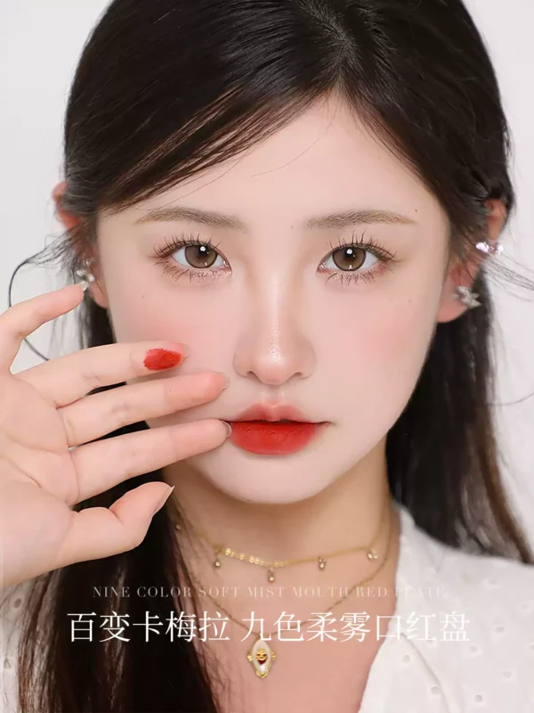 O1CN01vX3MVW1clAkTEV0lM_2208024863640.jpg_q50.jpg_.webp 【化妆师推荐】CARMELA卡梅拉口红盘多色雾面哑光唇泥腮红一体盘
